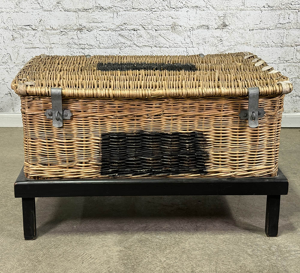 Travel Basket on Stand