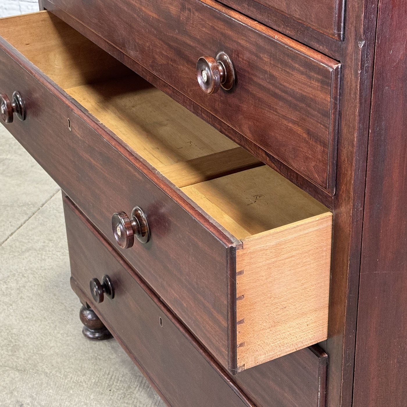 Antique Mahogany Chest of Drawers c.1850