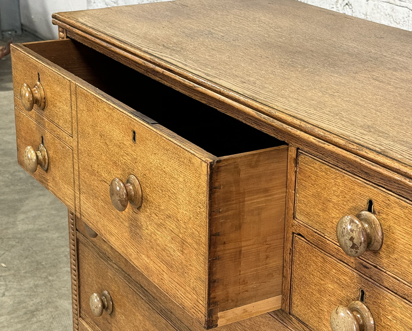 Antique English Oak Regency Chest of Drawers c.1825