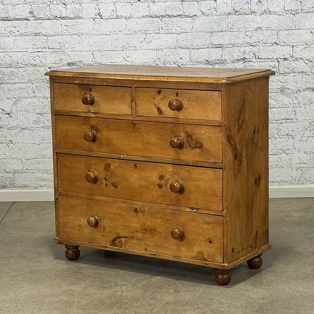 Pine Chest of Drawers