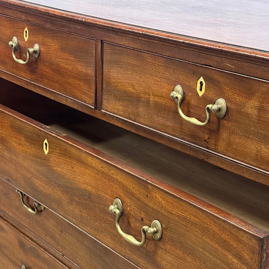 Antique English Mahogany Chest of Drawers