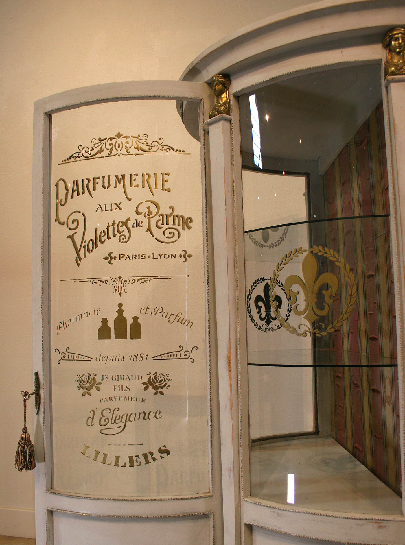 Dome Fronted Glass Perfume Cabinet With Ormolu Mounts