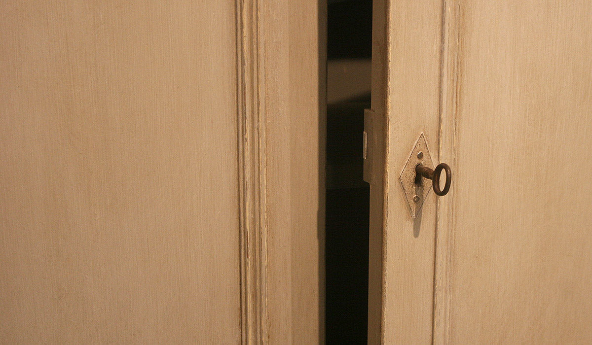 Modified Open Bookcase with Pediment