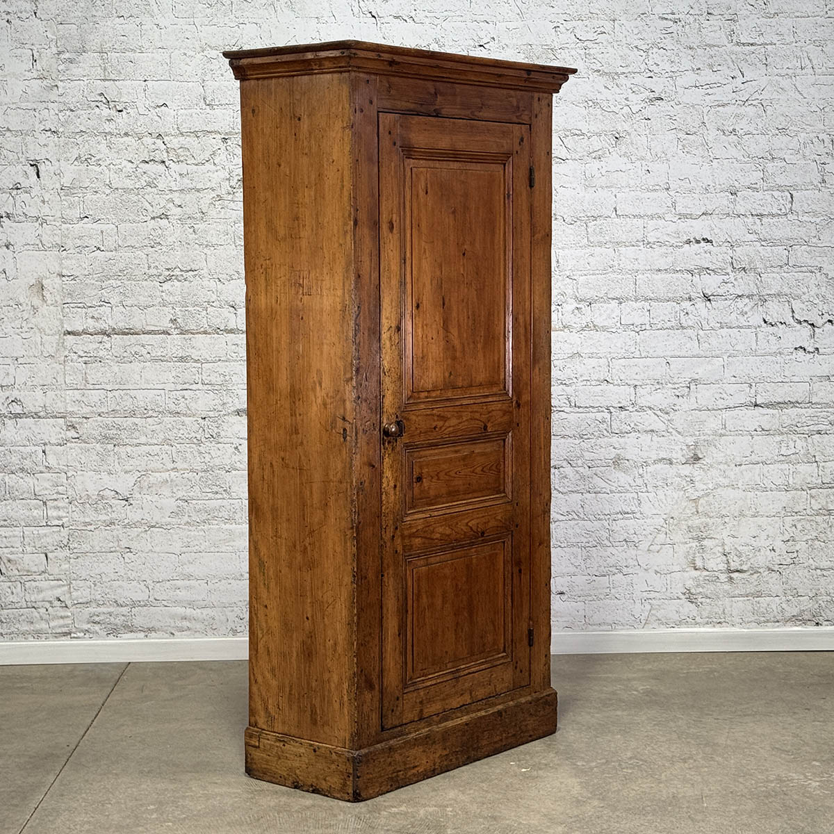 Antique Pine Single Door Bonnetiere