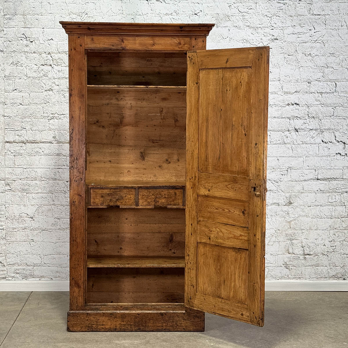 Antique Pine Single Door Bonnetiere