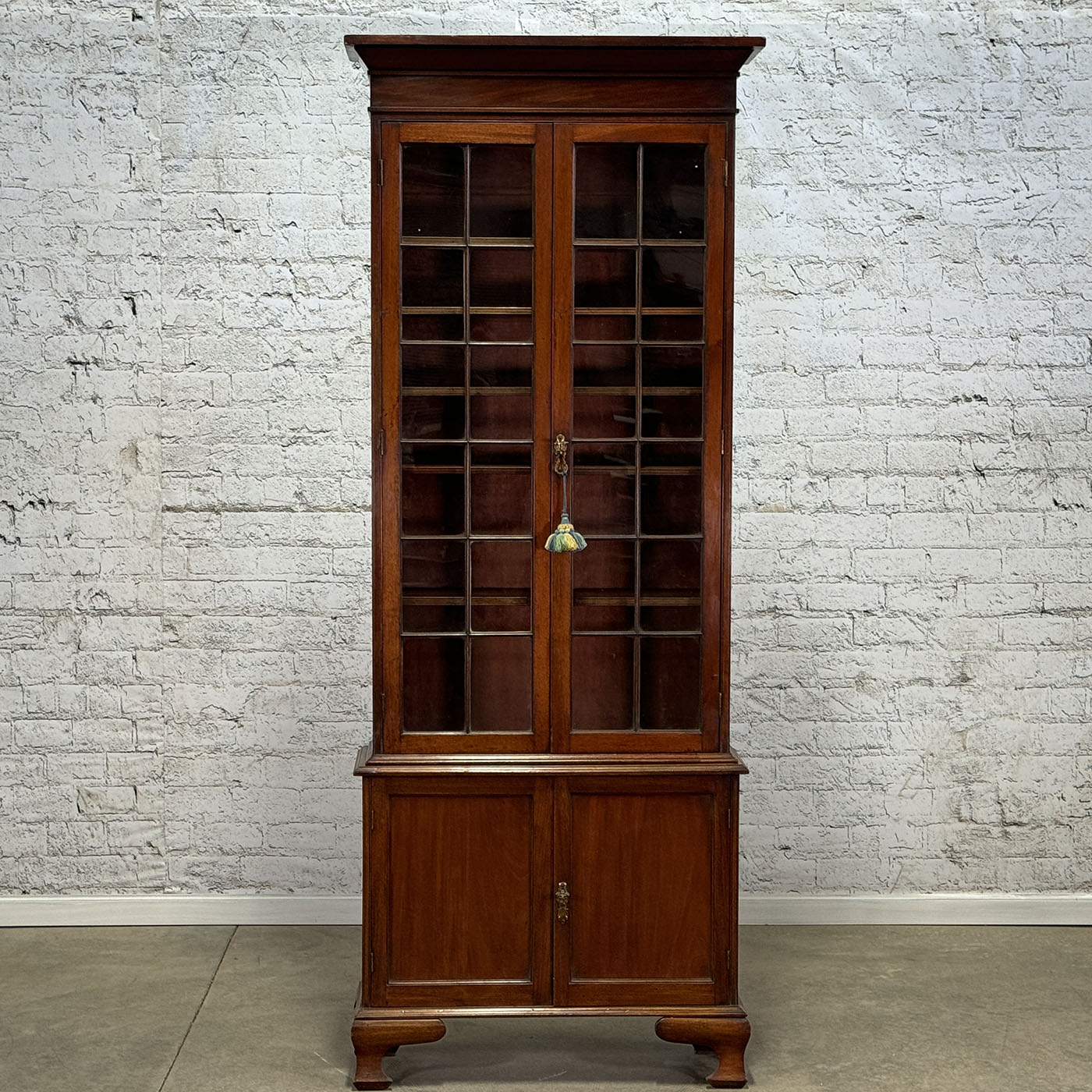 Handsome Antique English Mahogany Bookcase c.1900