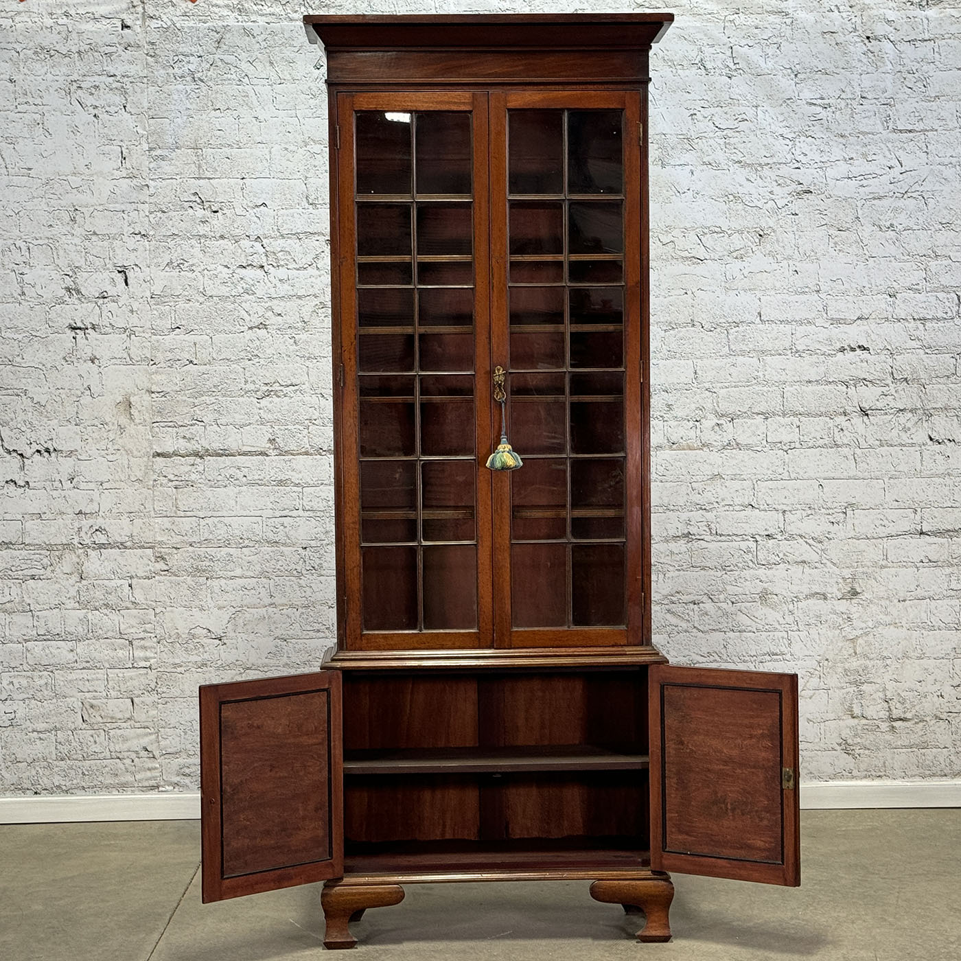 Handsome Antique English Mahogany Bookcase c.1900