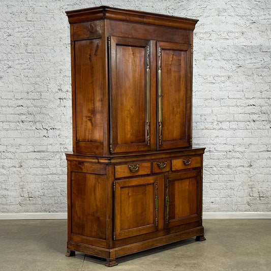 Elegant Antique Walnut Buffet Du Corps c.1860