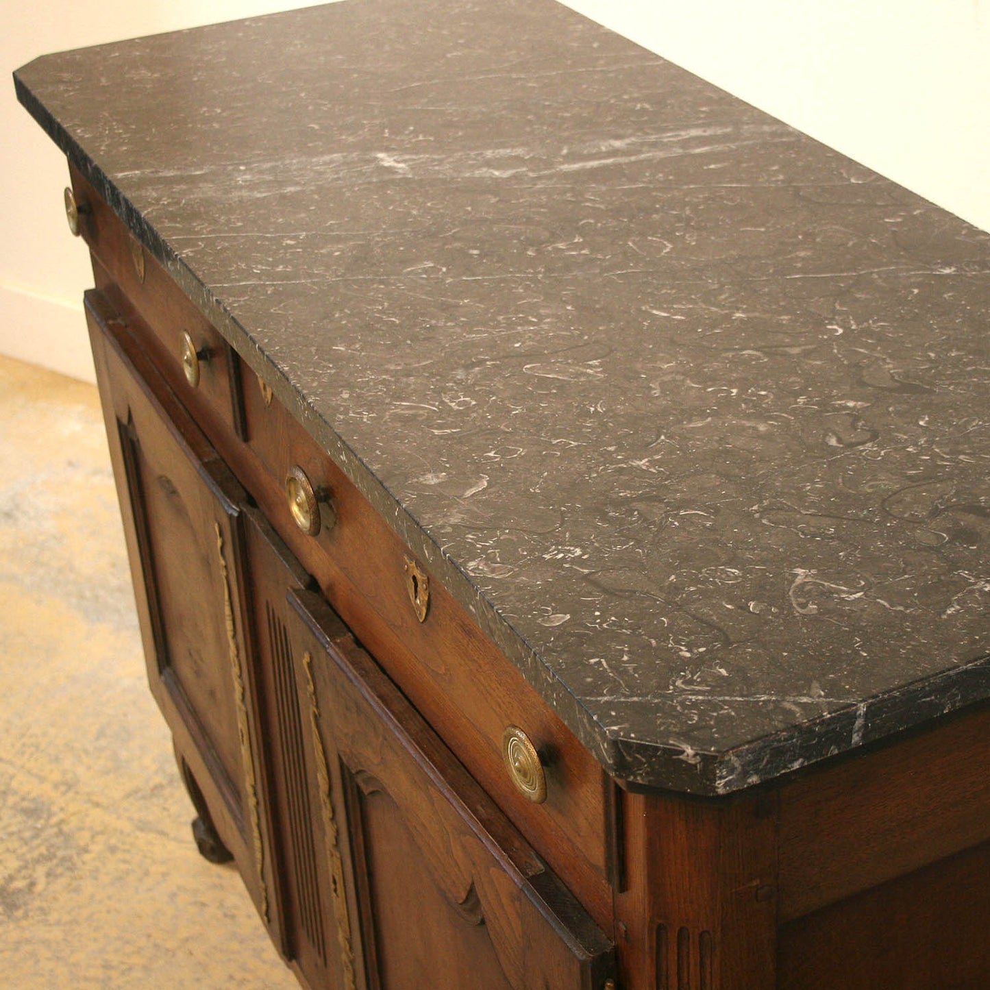 Fossil Top Counter/Bar