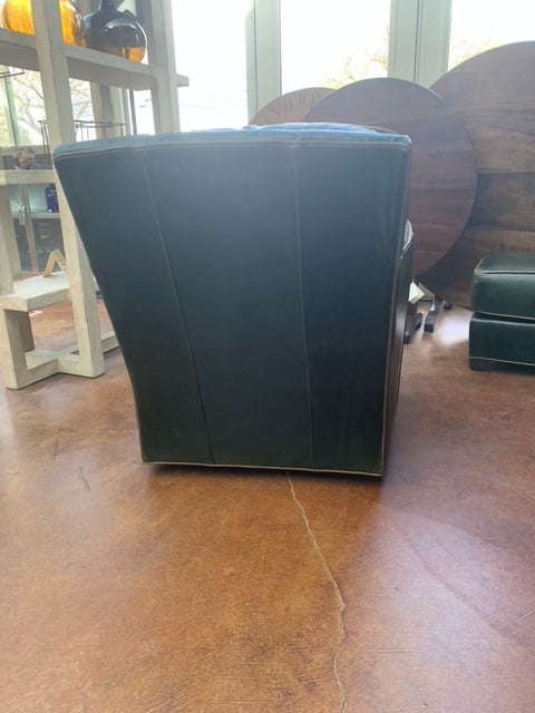 L3121-01SW Leather Swivel Chair