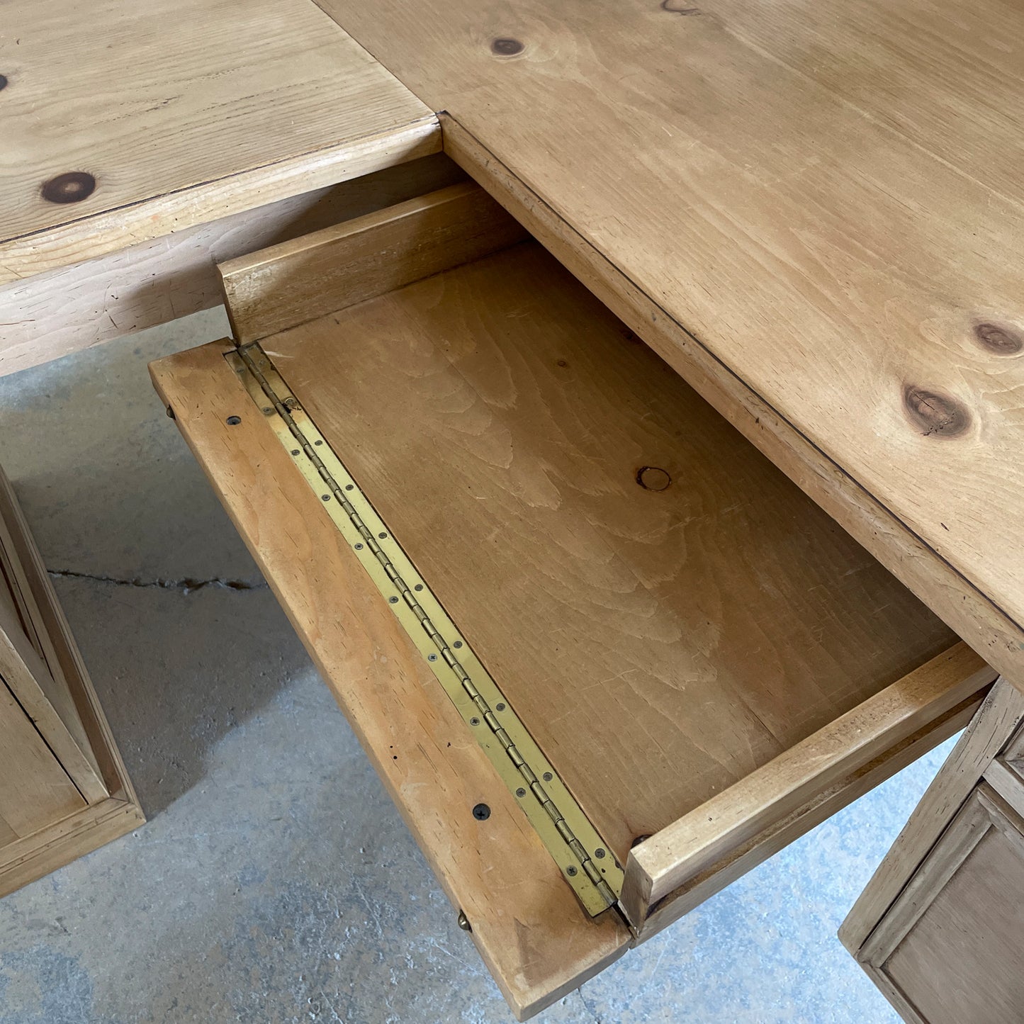"L" Shape Pine Desk