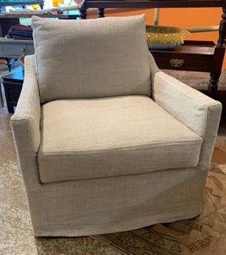 Megan 34" Swivel Chair