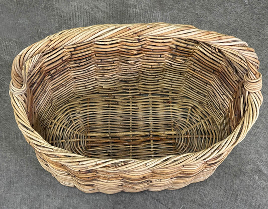 Oval Basket with Handle