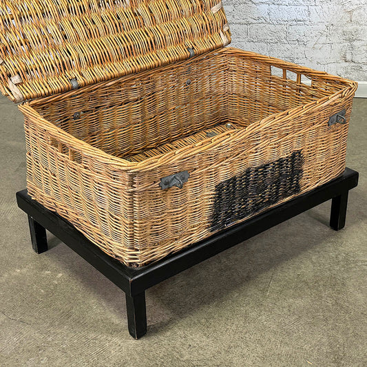 Travel Basket on Stand