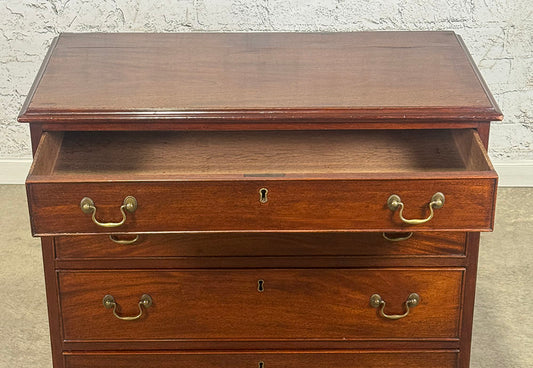 Georgian Chest of Drawers c.1790