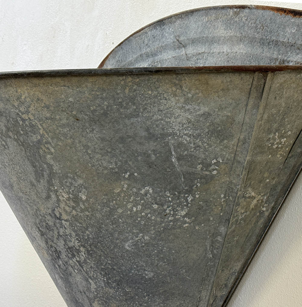 Vintage Metal Grape Hod