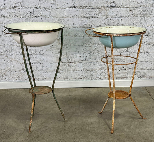 Traditional Vintage Enamel Washstand